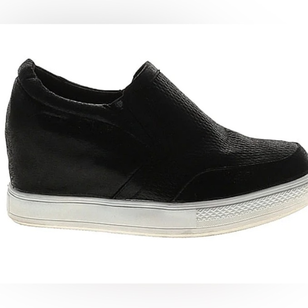 Wanted by Fashion Footwear size 7.5 Trendy Wedge Slip On Sneakers